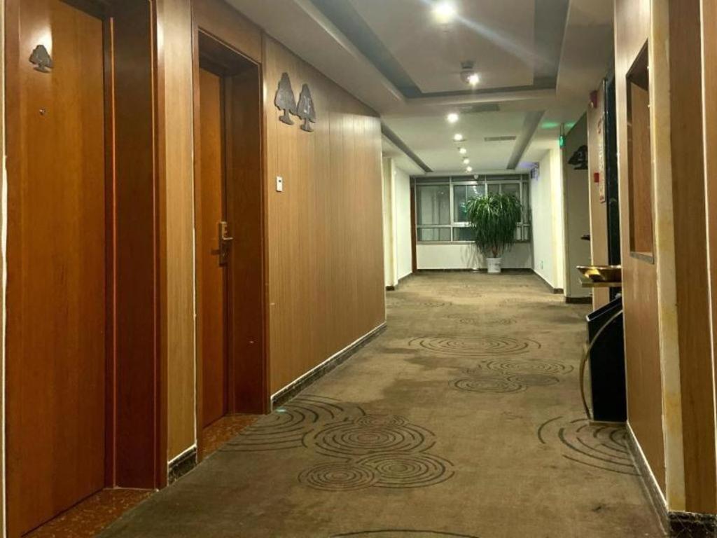 فندق جرين تري إن لينكسي بينجي مينجيانج رود إكسبريس Pingyi المظهر الخارجي الصورة